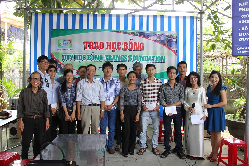 TRAO HỌC BỔNG QUỸ HỌC BỔNG  TRANGS FOUNDATION